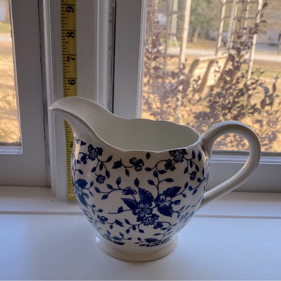 VINTAGE FLORAL PITCHER - Picture 13 of 13